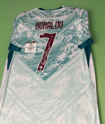 Cristiano ronaldo autographed - ronaldo,